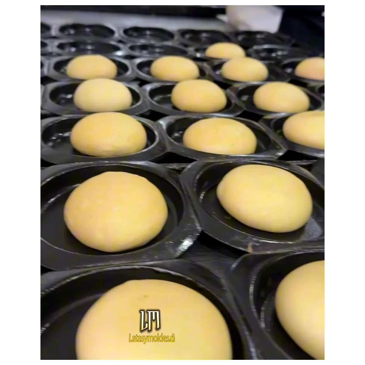 Bandeja de horno enlozada de 70x50 para pan frica - pan de hamburguesa - Imagen 4