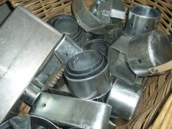 Molde cortador para hallullas zincado mango de cuero - Imagen 3